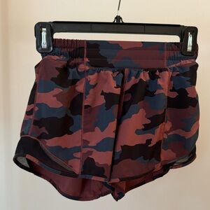 lululemon Hotty Hot Low-Rise Lined Short 2.5"